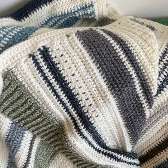 Crochet Multicolor Throw - Picture 4 of 5